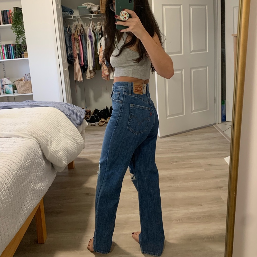 Levi’s high waisted straight ripped jeans - Picture 3 of 11